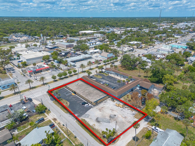 More Photos Of 601 N Ridgewood Ave, Daytona Beach Freestanding For Sale