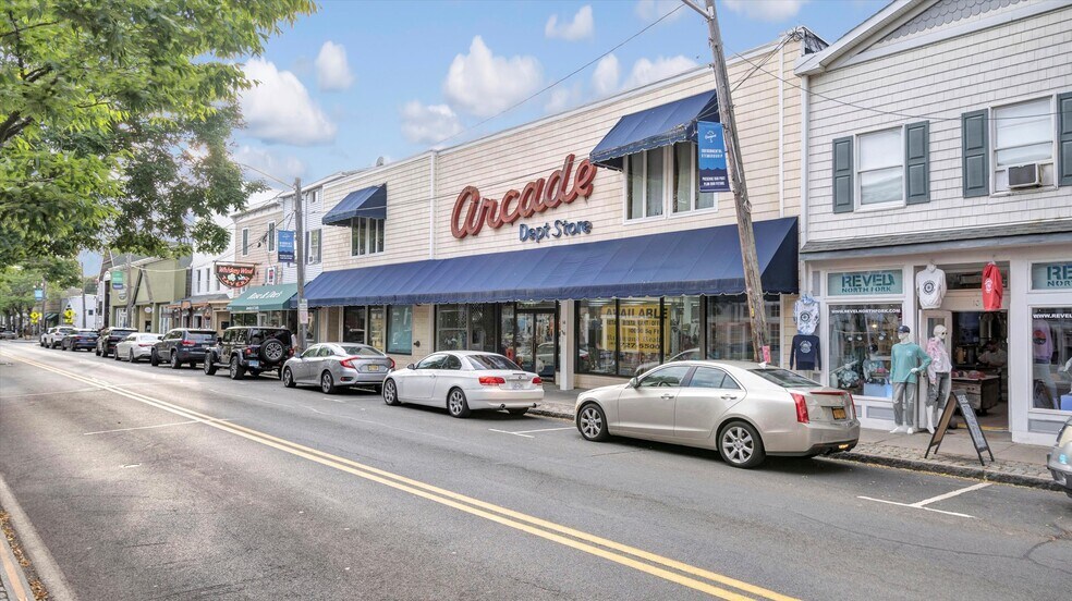 More Photos Of 14 Front St, Greenport Freestanding For Sale