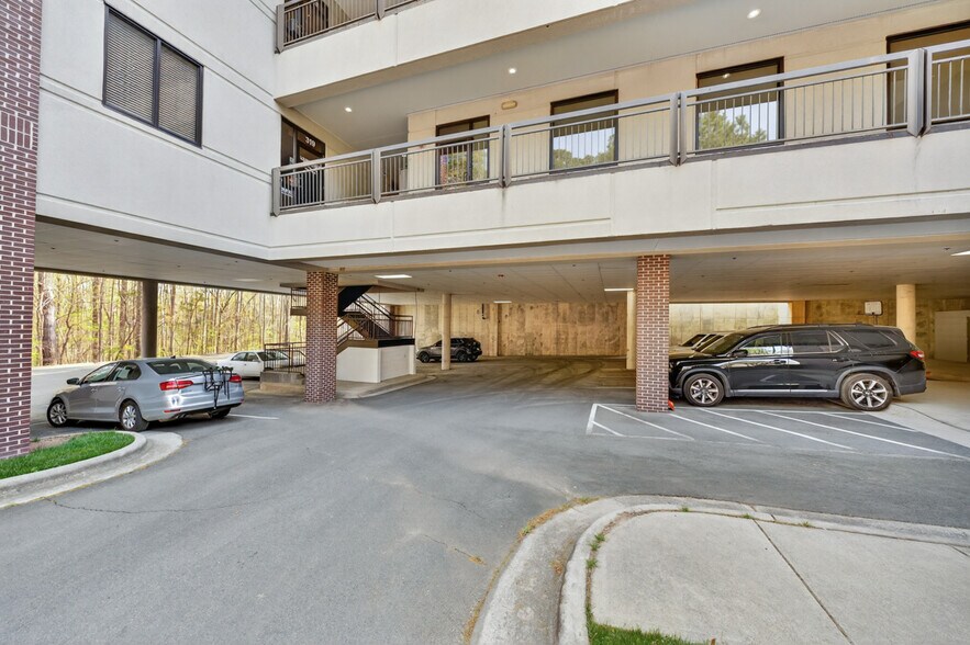 More Photos Of 329 Providence Rd, Chapel Hill Office For Sale