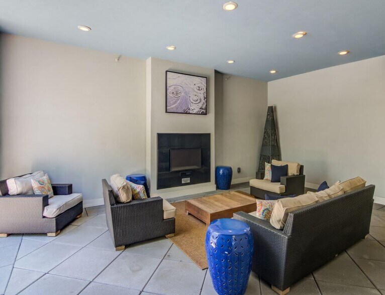 More Photos Of 121 Towne St, Stamford Apartments For Lease
