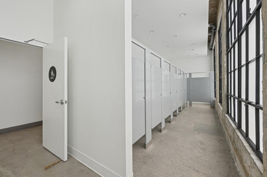 More Photos Of 5500-5528 Wilshire Blvd, Los Angeles Office For Lease