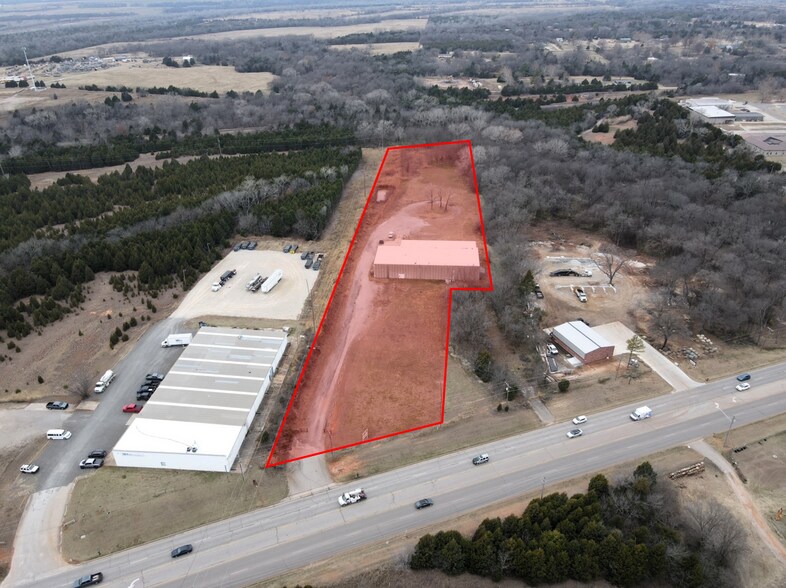 More Photos Of 1200 N Main St, Noble Warehouse For Lease