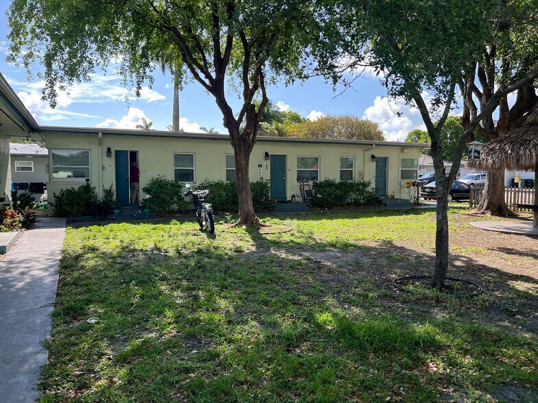 More Photos Of 705-713 NE 3rd St, Hallandale Beach Apartments For Sale