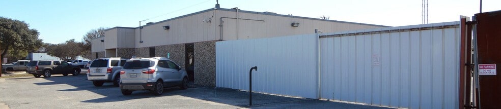 More Photos Of 2438 Boardwalk St, San Antonio Research And Development For Sale