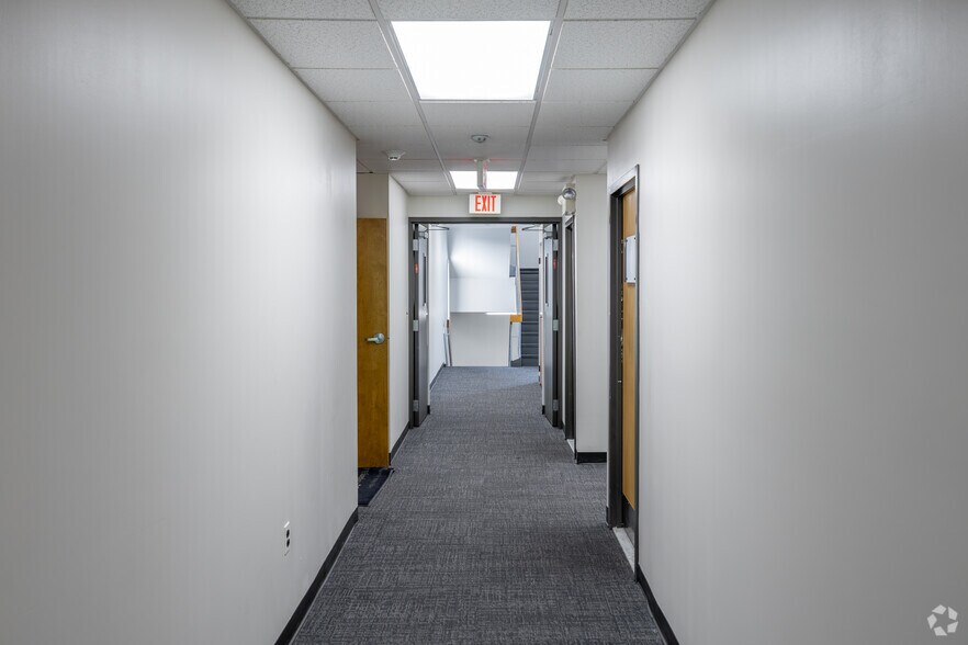More Photos Of 716 N Bethlehem Pike, Lower Gwynedd Unknown For Lease