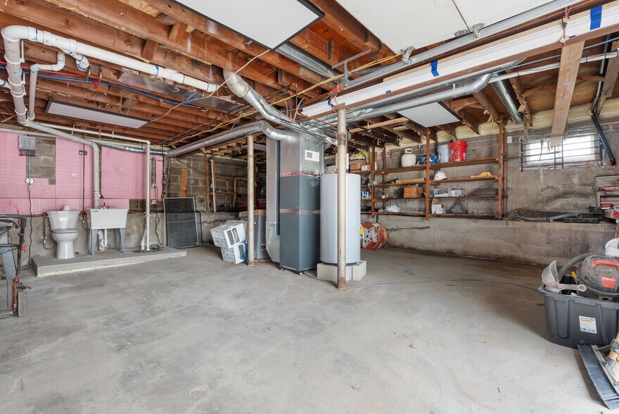More Photos Of 705 E 23rd St S, Independence Office For Sale