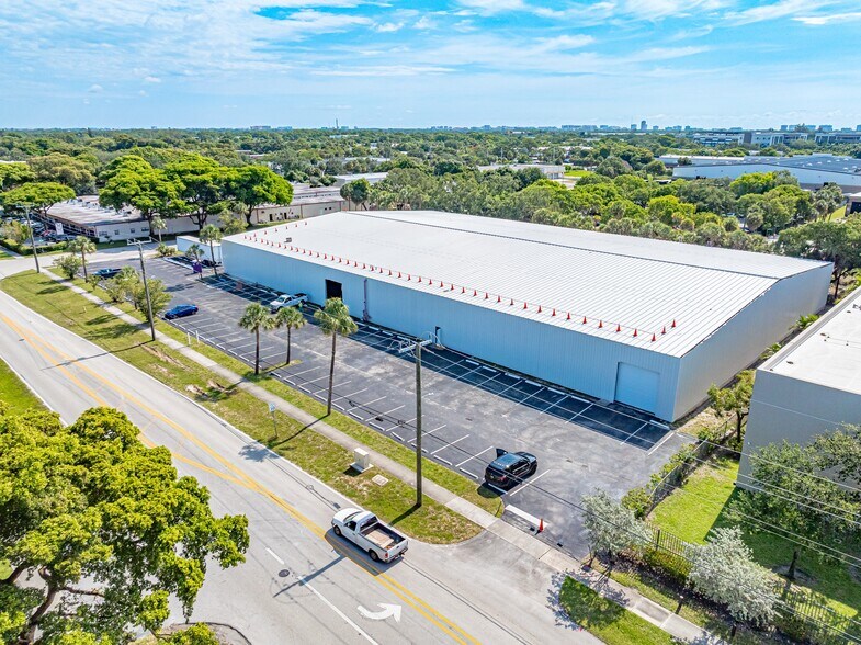 More Photos Of 198 Lock Rd, Deerfield Beach Warehouse For Lease