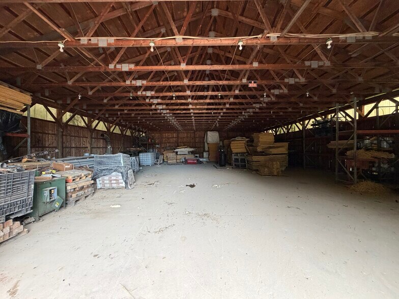 More Photos Of 816 N Milan St, Canal Fulton Warehouse For Sale