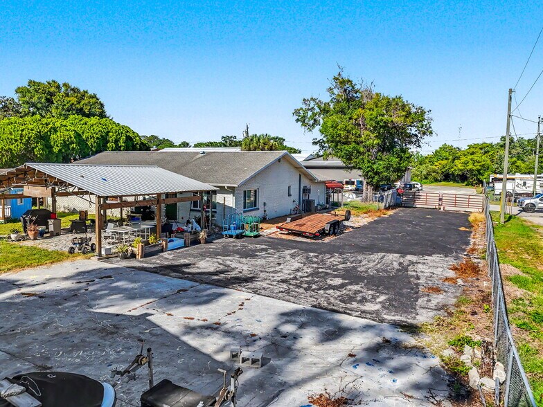 More Photos Of 7813 Leo Kidd Ave, Port Richey Flex For Sale