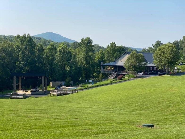 More Photos Of 171 Copperhead Pky, Blairsville Hotel For Sale