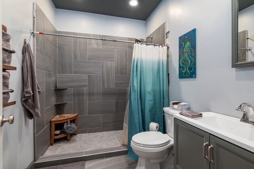 More Photos Of 140 Clinton St, Schenectady Storefront Retail Residential For Lease