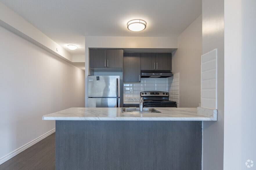 More Photos Of 2 Vena Way, Toronto Apartments For Lease