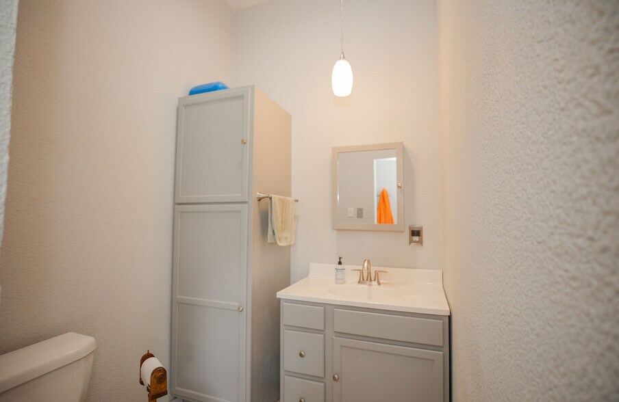 More Photos Of 8400 E 1320 Rd, Stockton Winery Vineyard For Sale