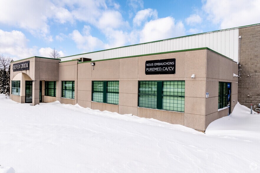 More Photos Of 9275 Boul Henri-Bourassa E, Montréal Light Distribution For Lease