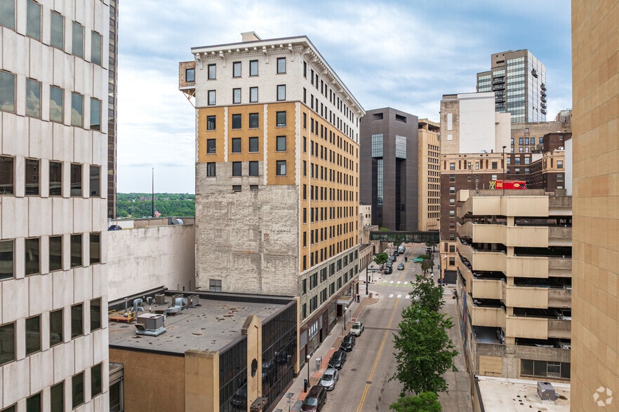More Photos Of 10 4th St E, Saint Paul Apartments For Lease