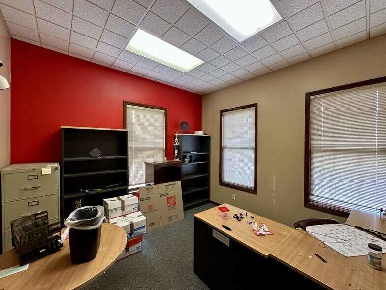 More Photos Of 4261 Morse Rd, Columbus Office For Sale