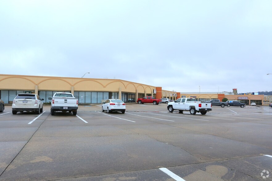 More Photos Of 2901-3111 Azalea Park Dr, Muskogee Office For Lease
