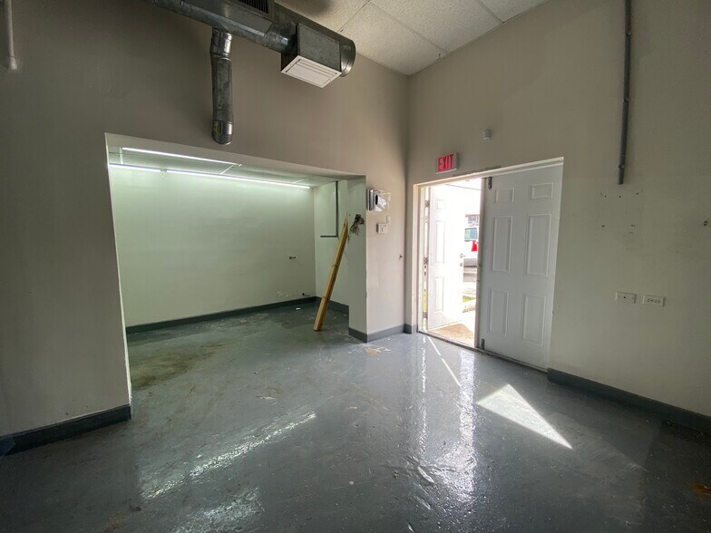 More Photos Of 215-235 S 21st Ave, Hollywood Office For Lease