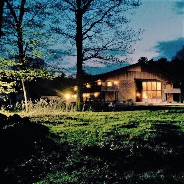 More Photos Of 334 NY-32A, Palenville Hotel For Sale