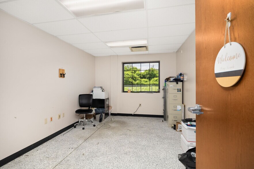 More Photos Of 20994 State Route K, Saint Joseph Office For Lease