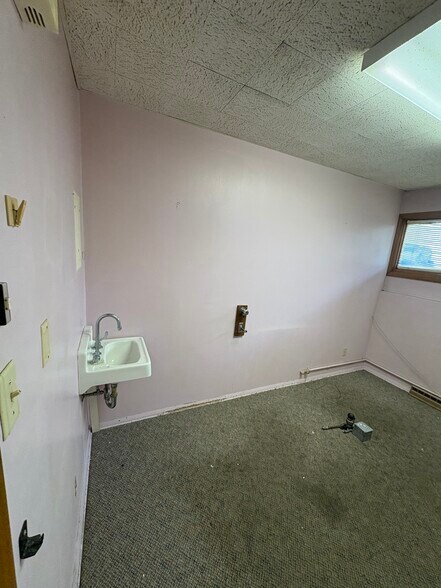 More Photos Of 2017 Sunset Blvd, Steubenville Office For Lease