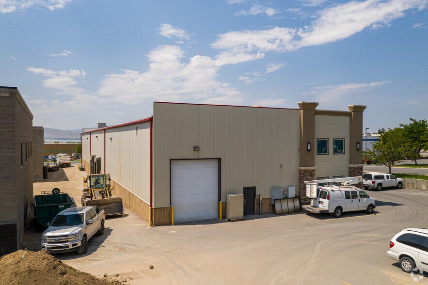 More Photos Of 1349 W 760 N, Orem Flex For Lease