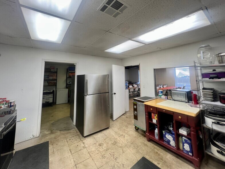 More Photos Of 3200 E Reno Ave, Oklahoma City Freestanding For Sale