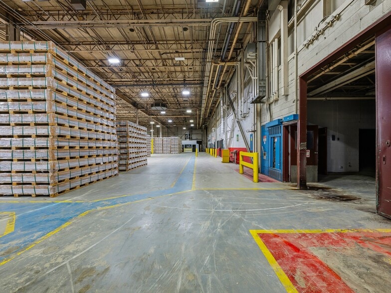 More Photos Of 90 Christ School Rd, Arden Distribution For Lease