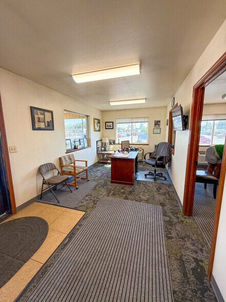 More Photos Of 1514 S 18th St, Yakima Auto Dealership For Sale