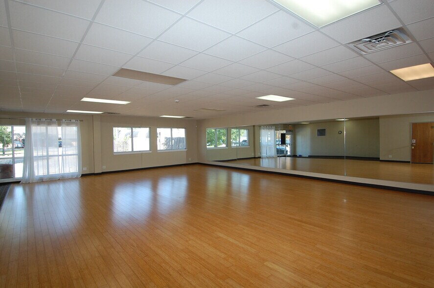 More Photos Of 1210 S Gilbert St, Iowa City Office For Lease