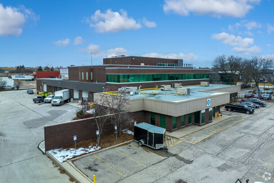 More Photos Of 874 Sinclair Rd, Oakville Office For Lease