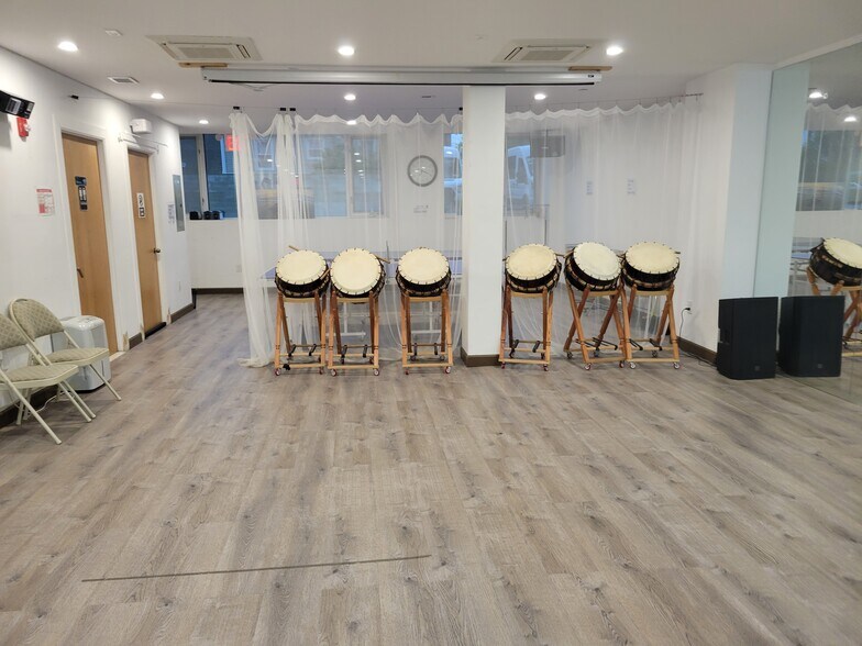 More Photos Of 3541 156th St, Flushing Flex For Sale