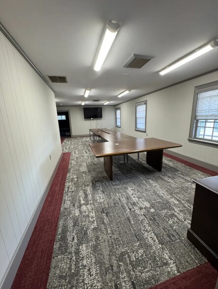 More Photos Of 9112 Virginia Ave, Bassett Office For Sale