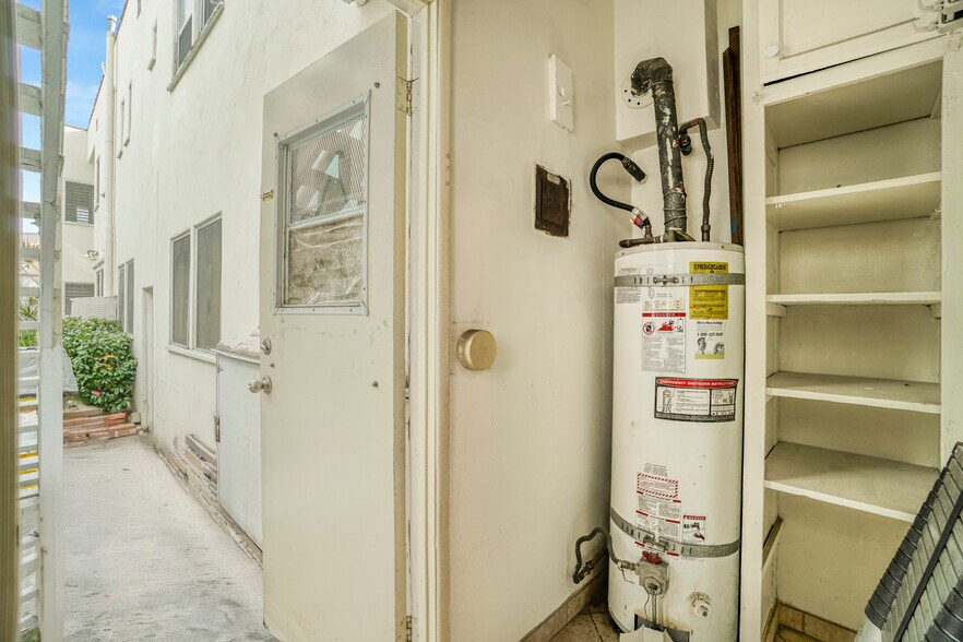 More Photos Of 728 S Genesee Ave, Los Angeles Apartments For Sale