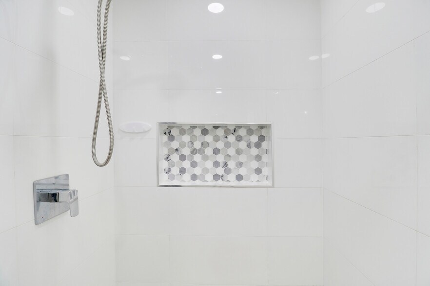 More Photos Of 1426 N Federal Hwy, Lake Worth Beach Office Residential For Lease