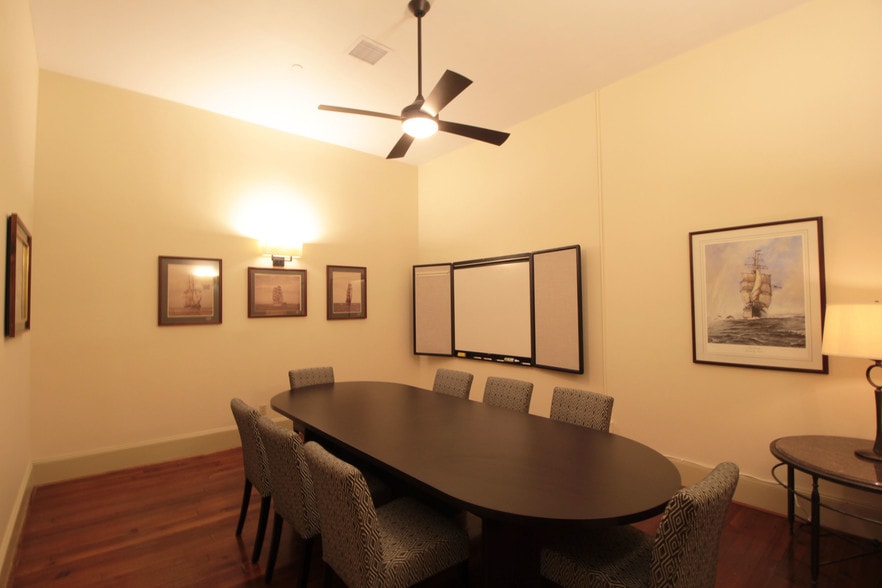 More Photos Of 2101 Mechanic St, Galveston Office For Sale
