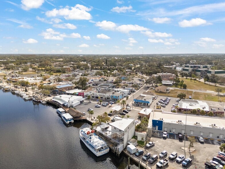 More Photos Of 810 Dodecanese Blvd, Tarpon Springs Marina For Sale