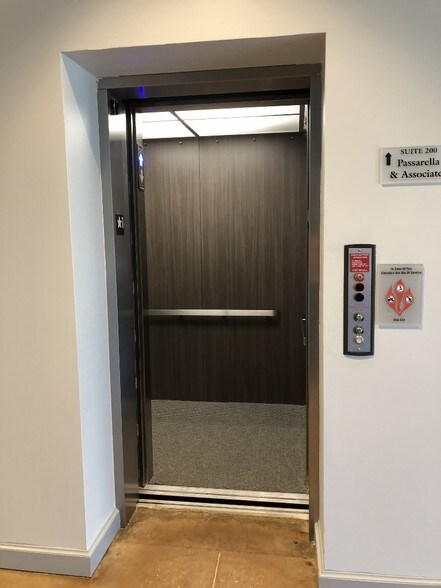 More Photos Of 363 Wando Place Dr, Mount Pleasant Loft Creative Space For Lease