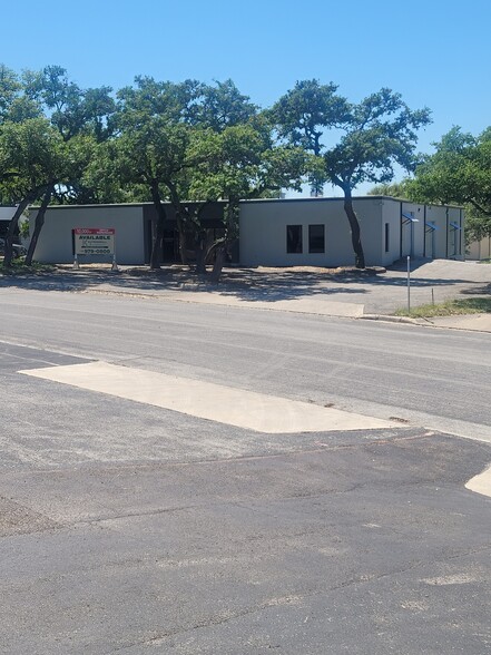 Primary Photo Of 12027-12031 Colwick St, San Antonio Light Manufacturing For Lease