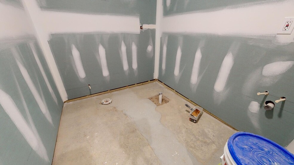 More Photos Of 1030 Hollins St, Baltimore Storefront Retail Office For Lease