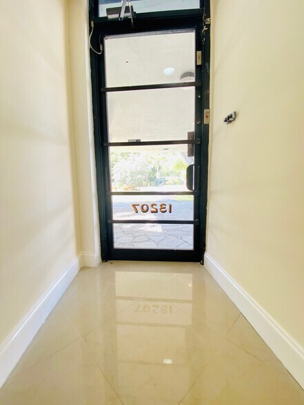 More Photos Of 13201-13207 NE 16th Ave, North Miami Office For Lease