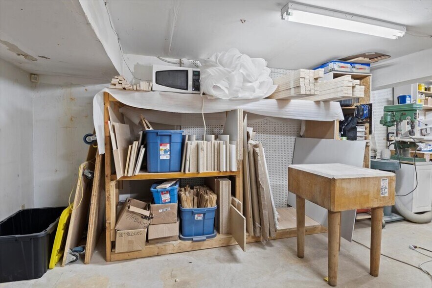 More Photos Of 48-56 Water St, Port Perry Storefront For Lease