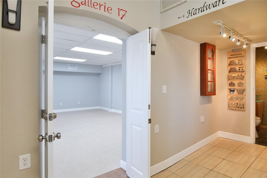More Photos Of 2430 17th St, Sarasota Freestanding For Sale