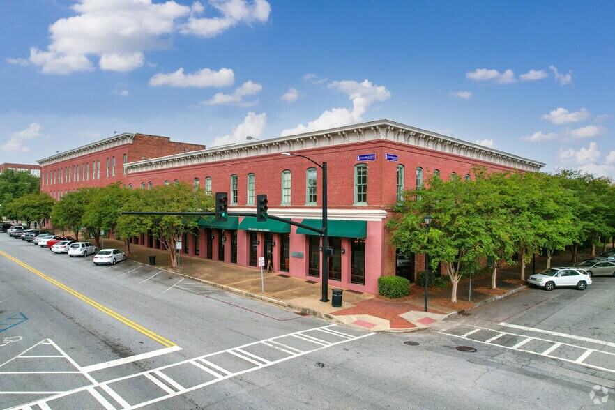 More Photos Of 1000 Broadway, Columbus Apartments For Lease