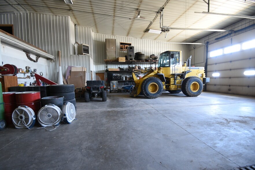 More Photos Of 4151 38th St S, Fargo Flex For Lease