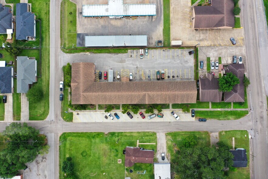 More Photos Of 601 E Coombs St, Alvin Apartments For Sale