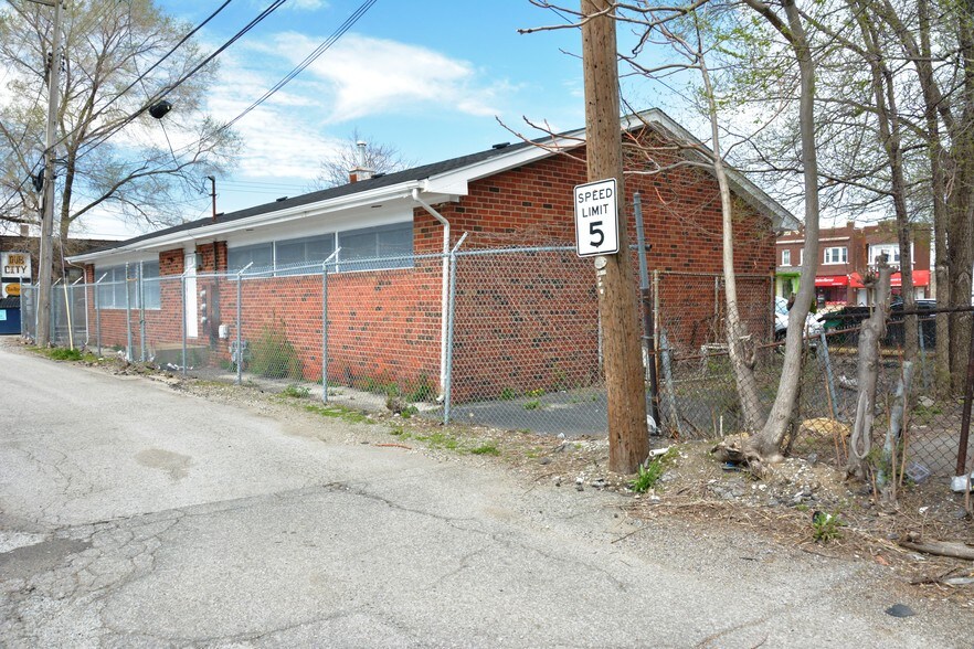 More Photos Of 523 W Chicago Ave, East Chicago Medical For Lease