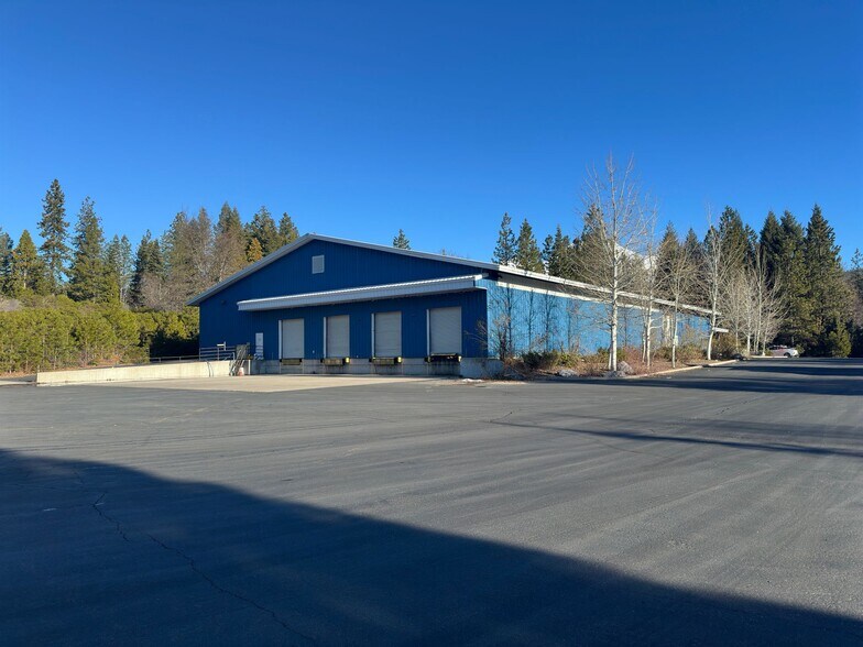 More Photos Of 4015 S Old Stage Rd, Mount Shasta Distribution For Lease