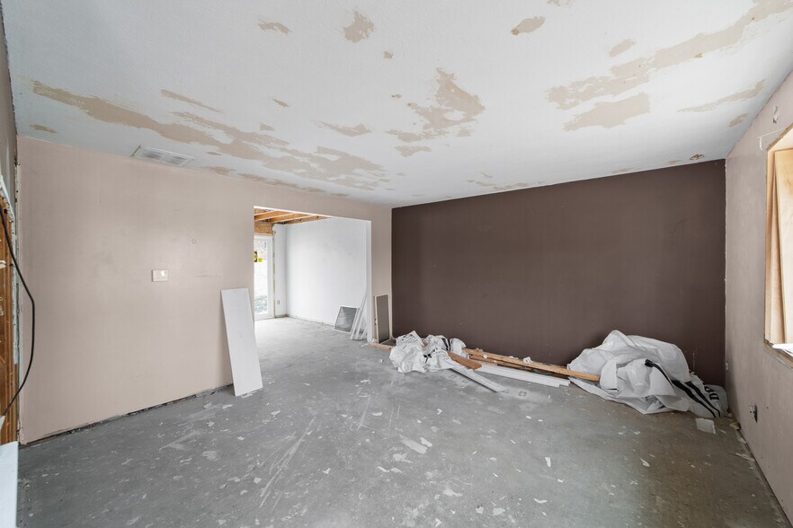 More Photos Of 3960 W Erie Ave, Lorain Apartments For Sale