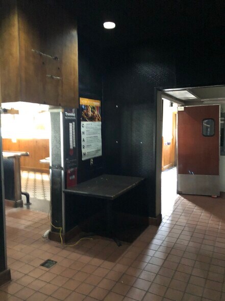 More Photos Of 1500 N Courtyard Cir, Port Saint Lucie Restaurant For Lease